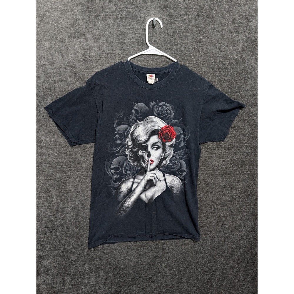 Fruit of the Loom Graphic T-Shirt Black Skull Woman Rose Edgy Tee Mens Medium